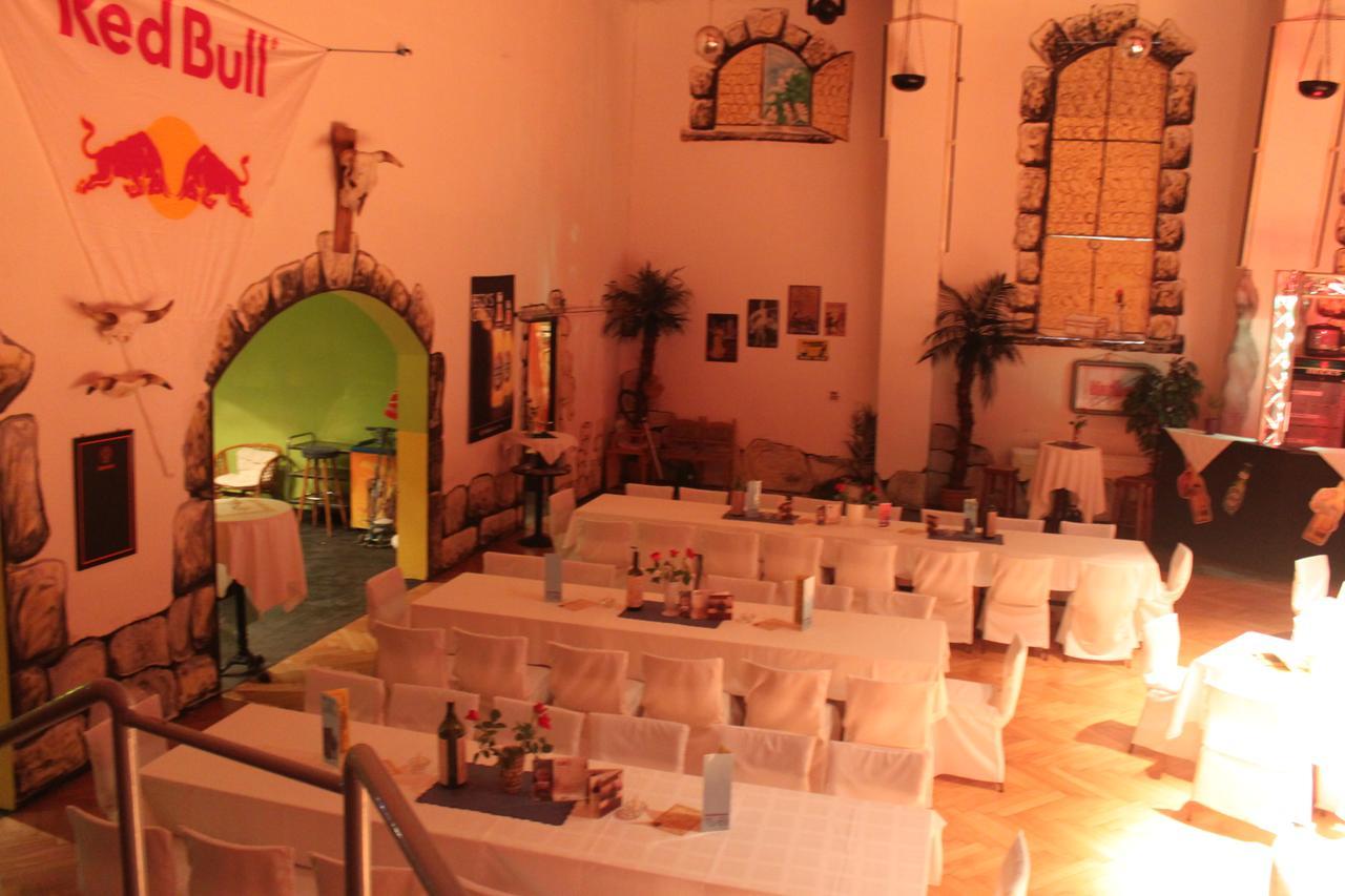 Pension Und Restaurant Die Burg Ehrenfriedersdorf Luaran gambar