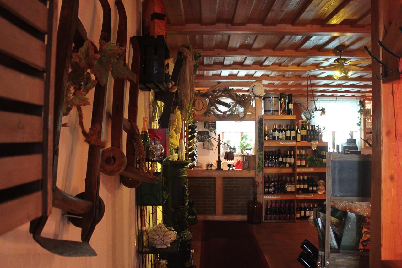 Pension Und Restaurant Die Burg Ehrenfriedersdorf Luaran gambar
