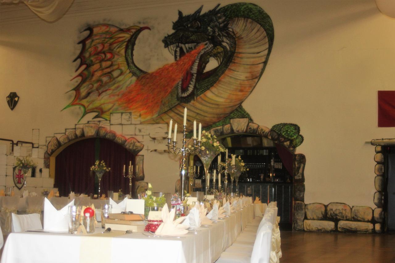 Pension Und Restaurant Die Burg Ehrenfriedersdorf Luaran gambar
