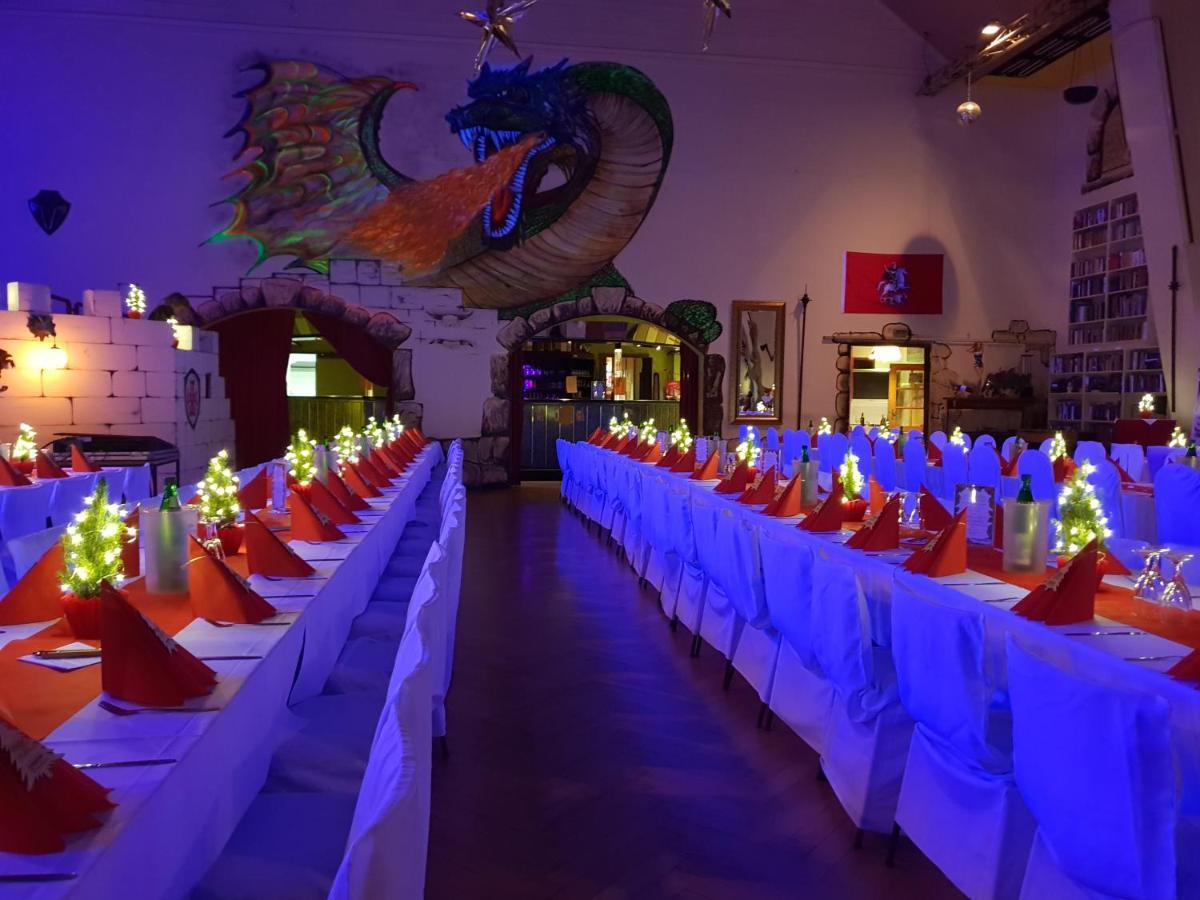 Pension Und Restaurant Die Burg Ehrenfriedersdorf Luaran gambar